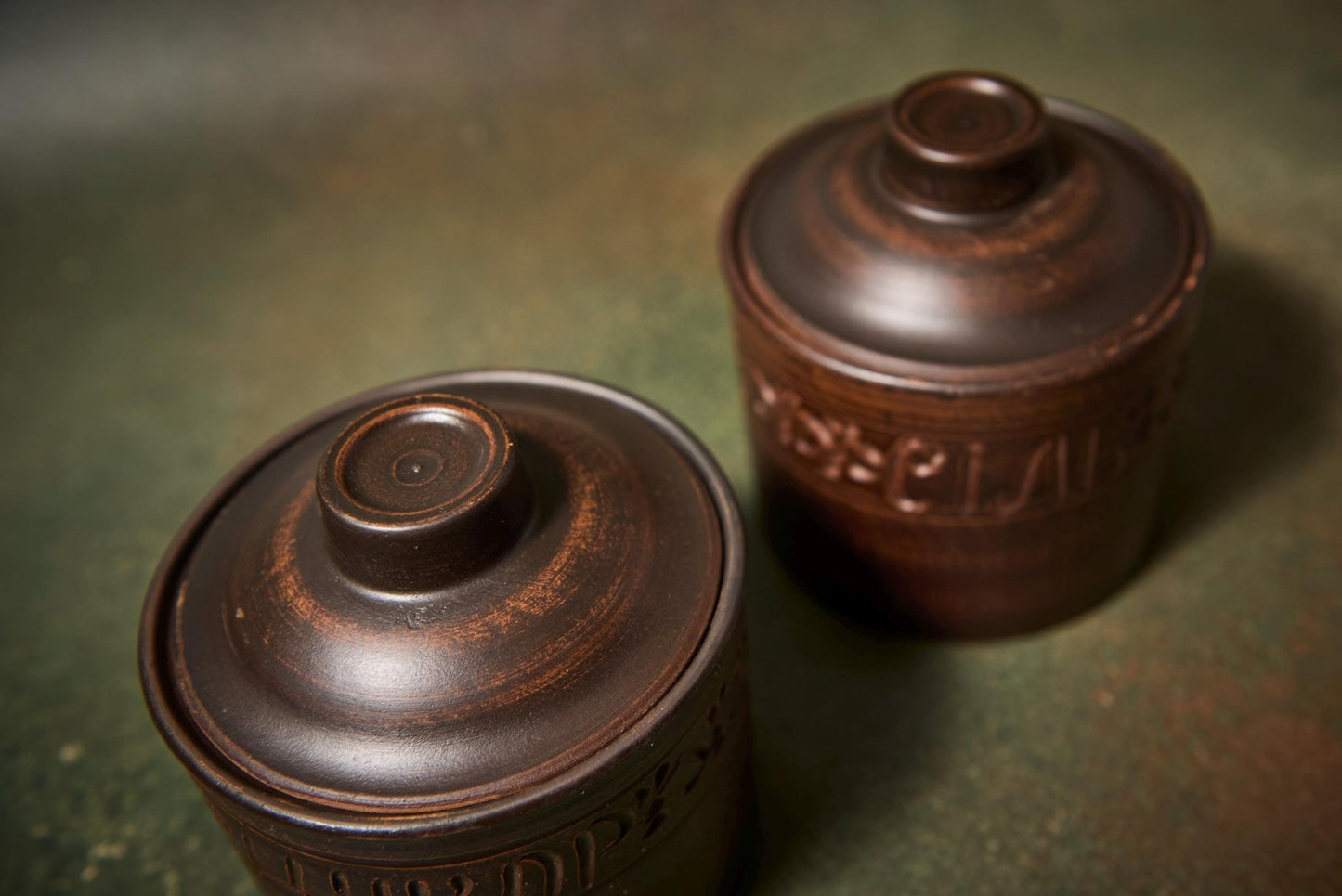 Ceramic Salt and Sugar Shakers – 600ml Handmade Kitchen Tableware Gift Set - clayproductsshop